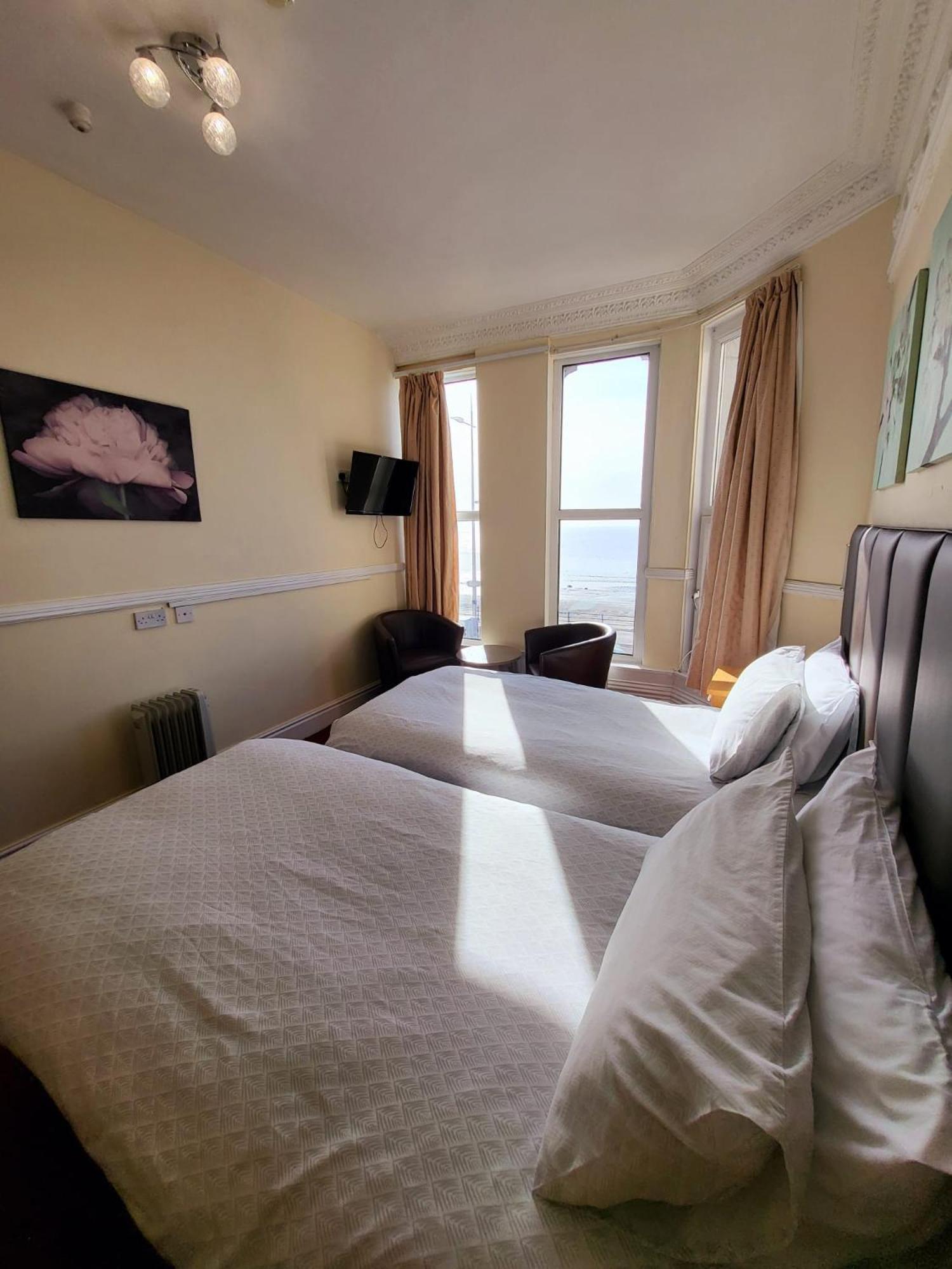 At Caledonia Hotel Douglas Kamer foto